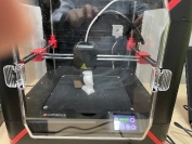 nowy sprzęt w pracowni komputerowej