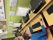 nowy sprzęt w pracowni komputerowej